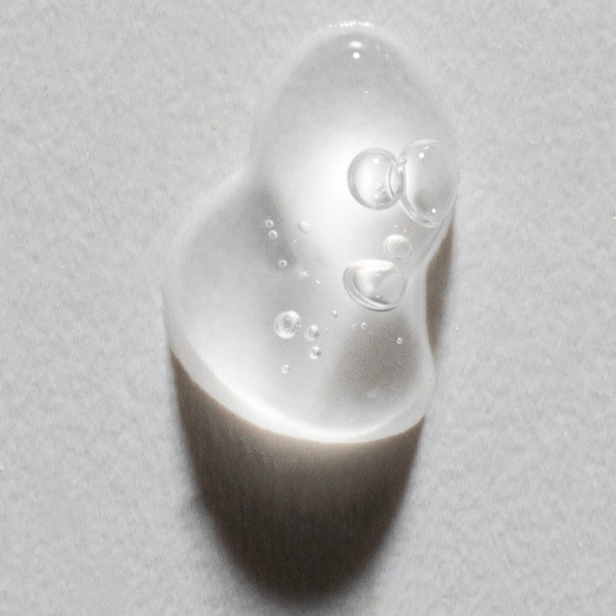 Smooth, hydrating texture of Kleem Eye Cream – gentle for sensitive skin around the eyes