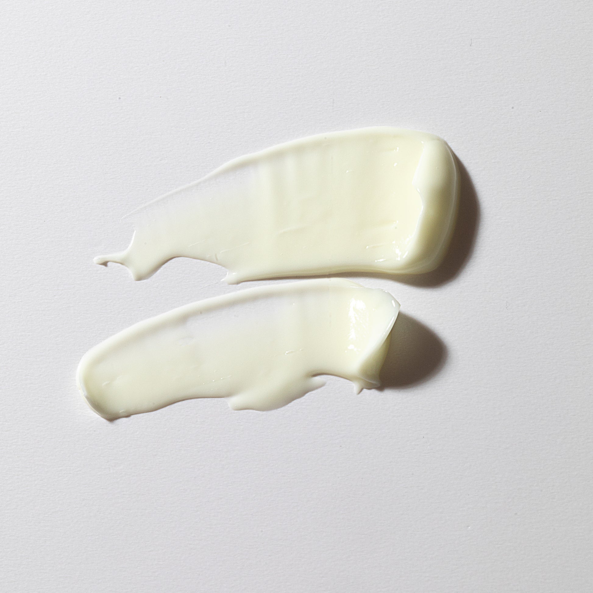 Nourishing texture of Kleem Organics Neck & Décolleté Firming Cream: Lightweight, fast-absorbing cream