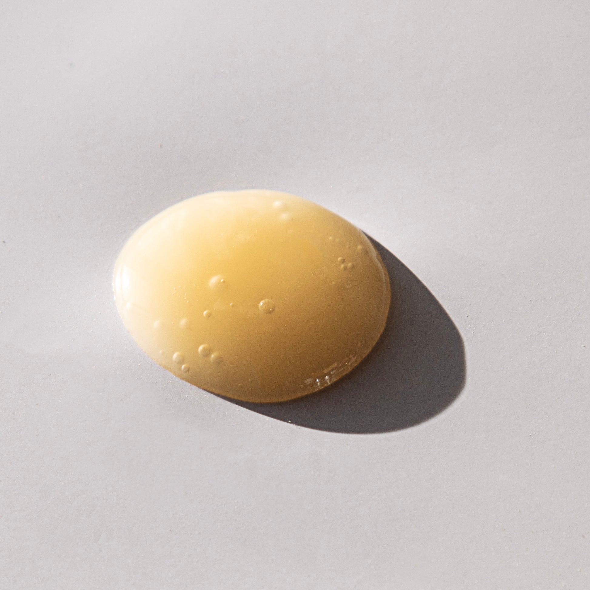 Lightweight texture of Kleem Organics Vitamin C Serum – fast-absorbing antioxidant formula